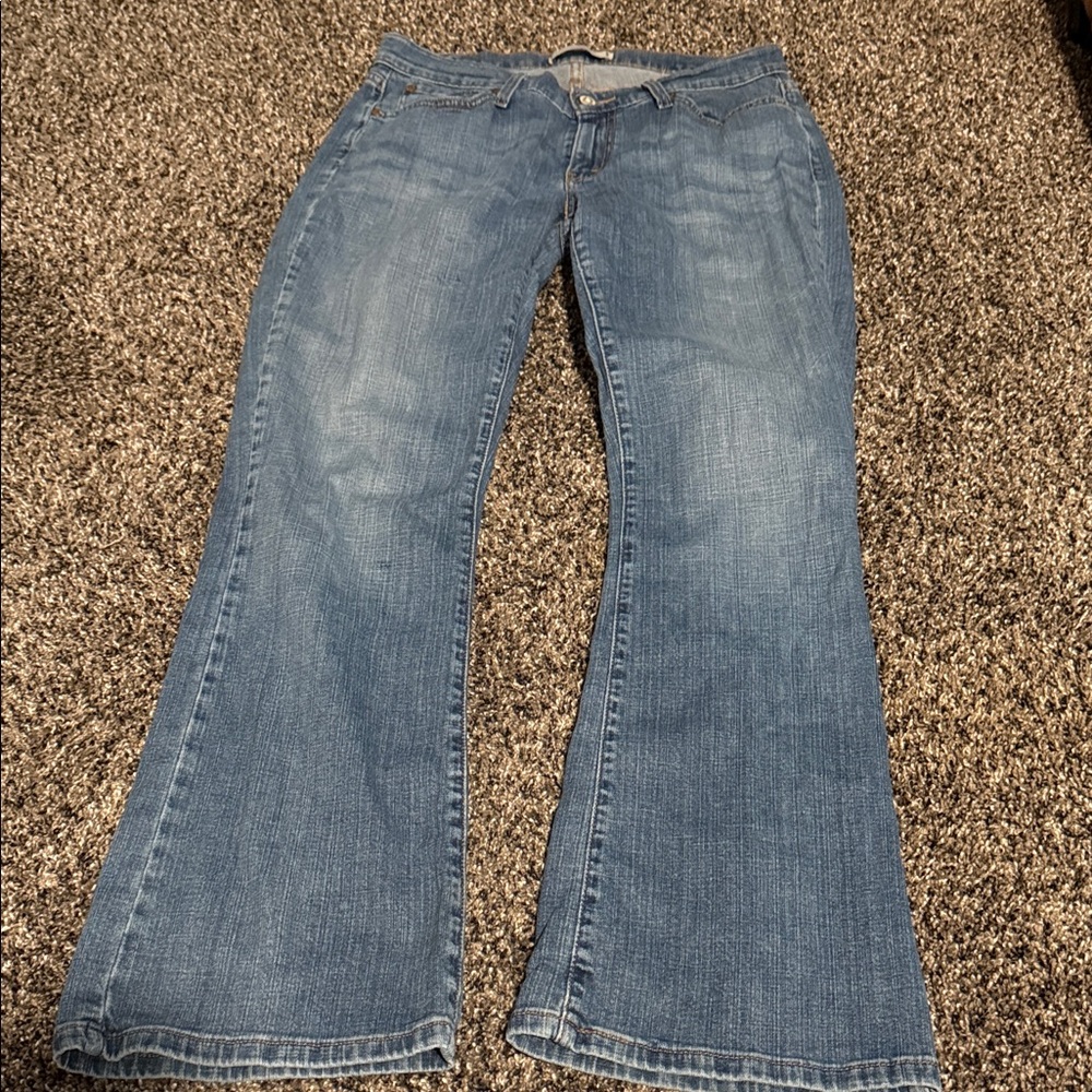 Levi's Women's Flare Jeans in Classic Blue